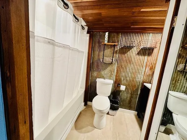 $210,000 | 70980 Highway 61, Lake City, MN 55041