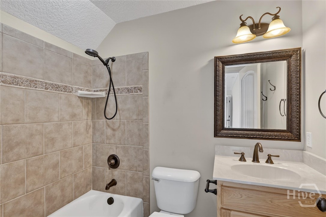 197 Cubbedge Drive Rincon, GA 31326 - Photo 25 of 43 Guest En-Suite #1