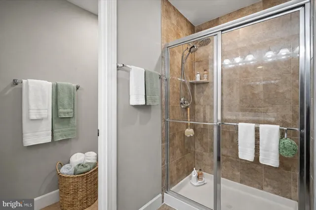 $785,000 | 6223 Summit Point Court, Alexandria, VA 22310