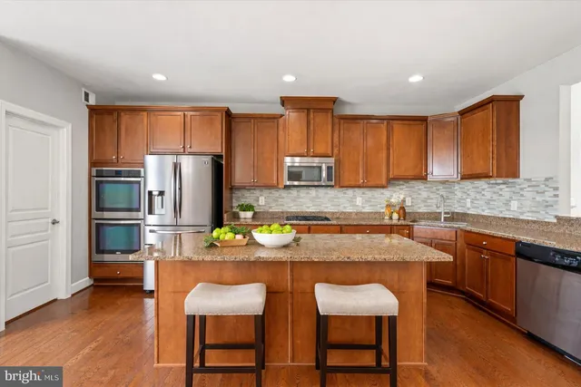 $785,000 | 6223 Summit Point Court, Alexandria, VA 22310