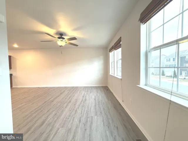 $2,075 | 189 Magellan Drive, Martinsburg, WV 25404