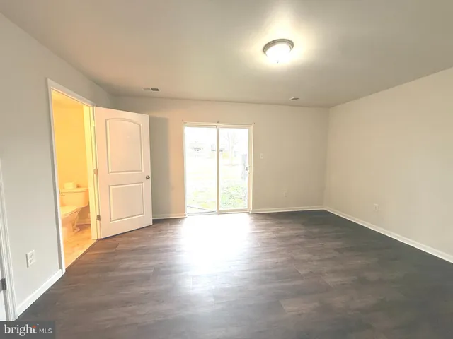 $2,075 | 189 Magellan Drive, Martinsburg, WV 25404