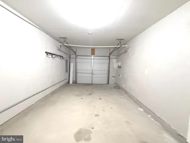 $2,075 | 189 Magellan Drive, Martinsburg, WV 25404