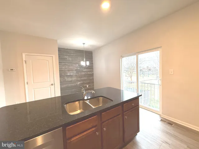 $2,075 | 189 Magellan Drive, Martinsburg, WV 25404