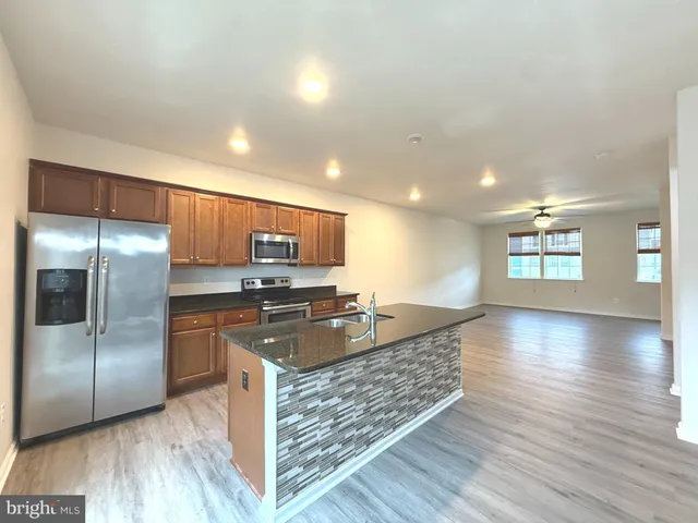 $2,075 | 189 Magellan Drive, Martinsburg, WV 25404