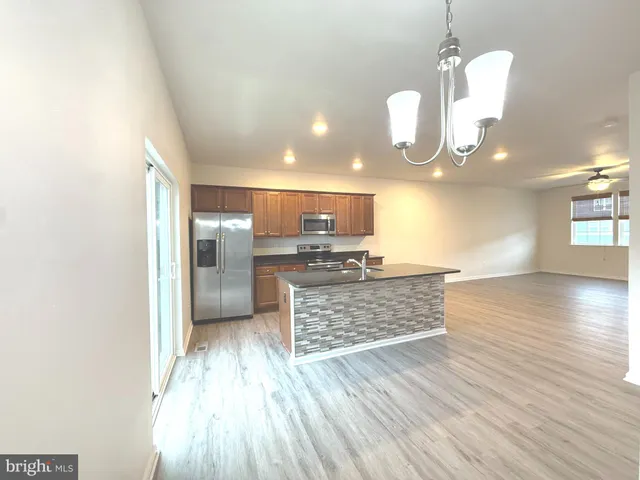 $2,075 | 189 Magellan Drive, Martinsburg, WV 25404