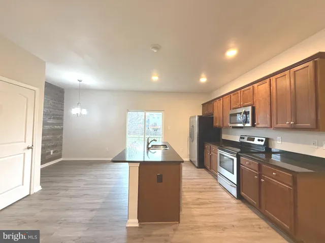 $2,075 | 189 Magellan Drive, Martinsburg, WV 25404