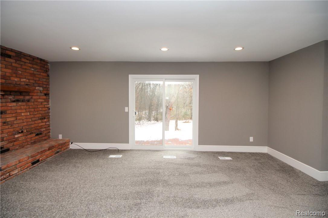 1372 East Fairview Lane Rochester, MI 48306 - Photo 12 of 34 11.jpg