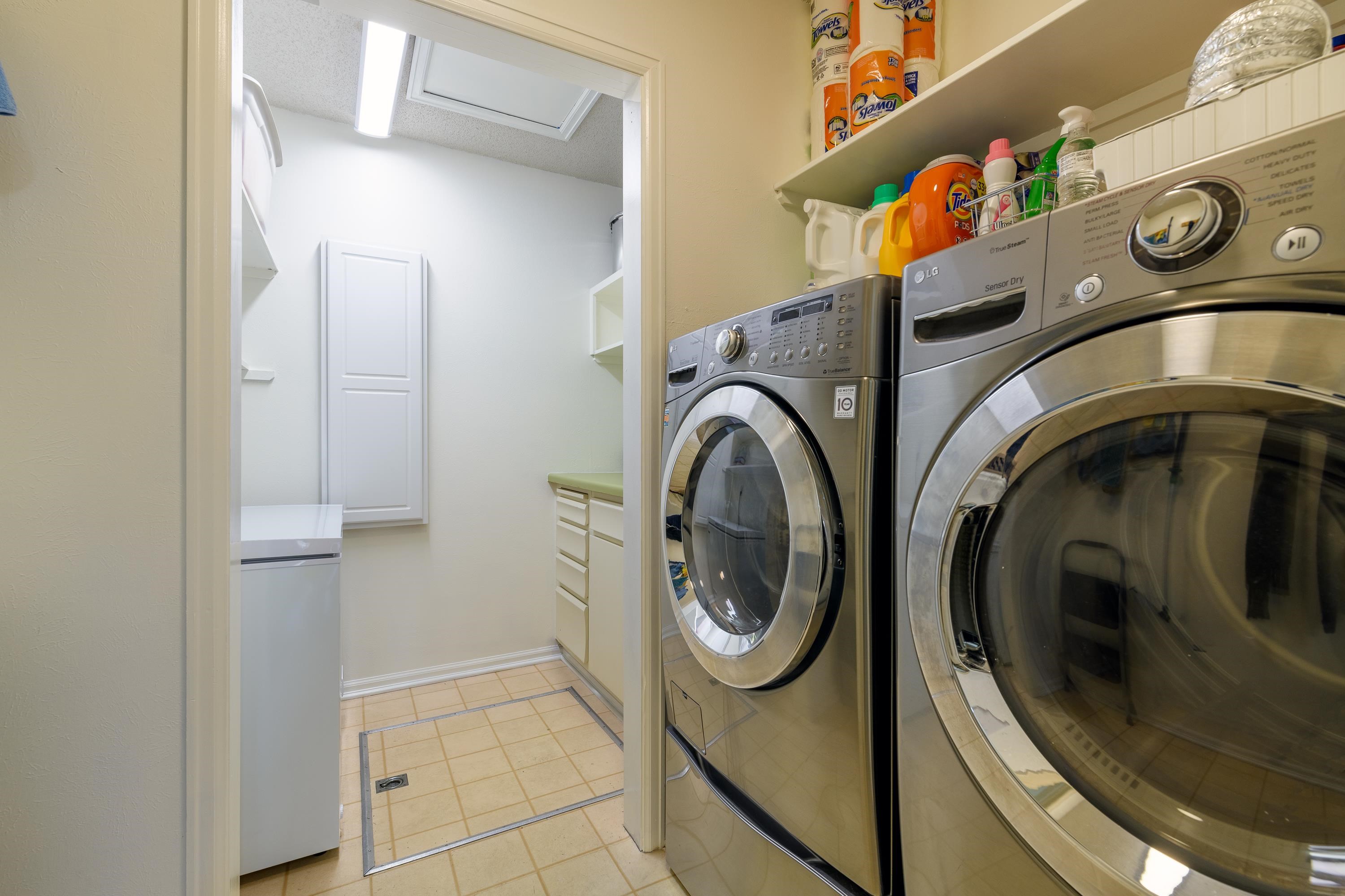 2700 G Road, Unit 5C Grand Junction, CO 81506 - Photo 14 of 25 a utility room with dryer and washer