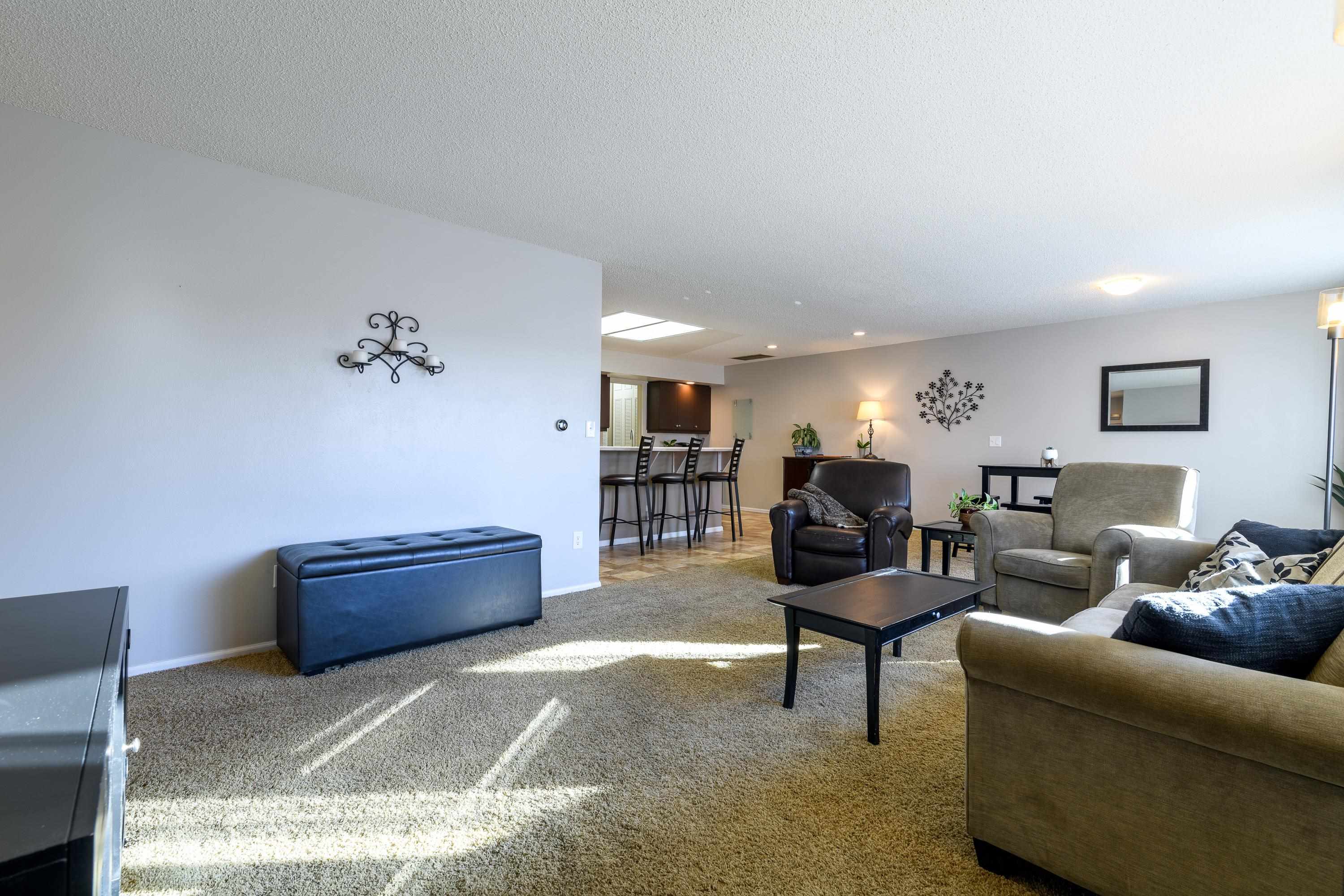 2700 G Road, Unit 5C Grand Junction, CO 81506 - Photo 4 of 25 a living room with furniture
