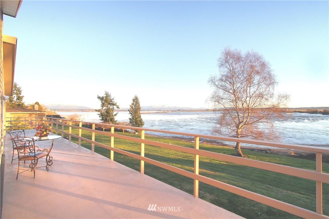 11510 Scott Road Bow, WA 98232 - Photo 3 of 22 Gallery Image 3
