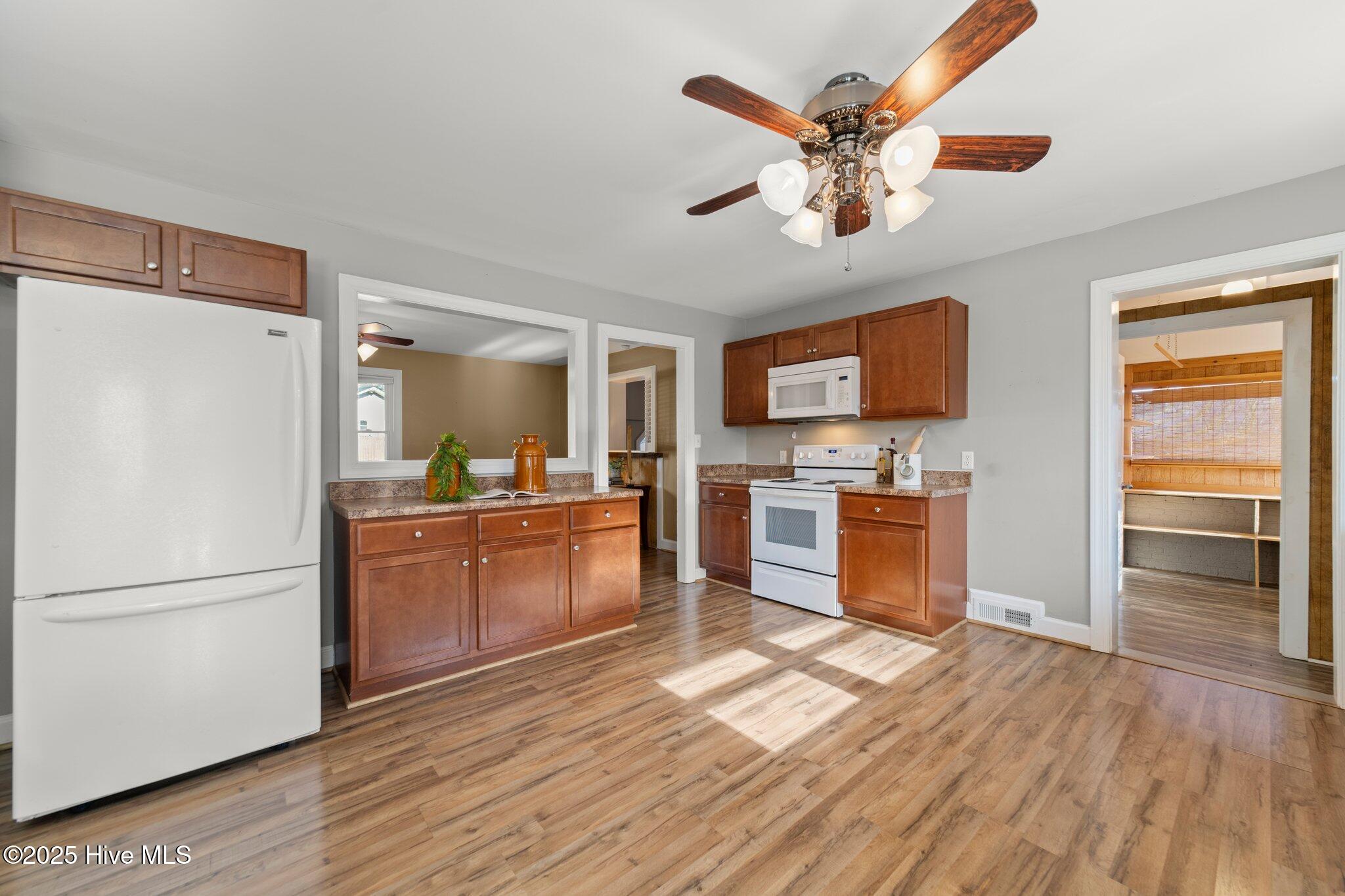 517 Triangle Road Reidsville, NC 27320 - Photo 7 of 32 18-web-or-mls-DSC_4033