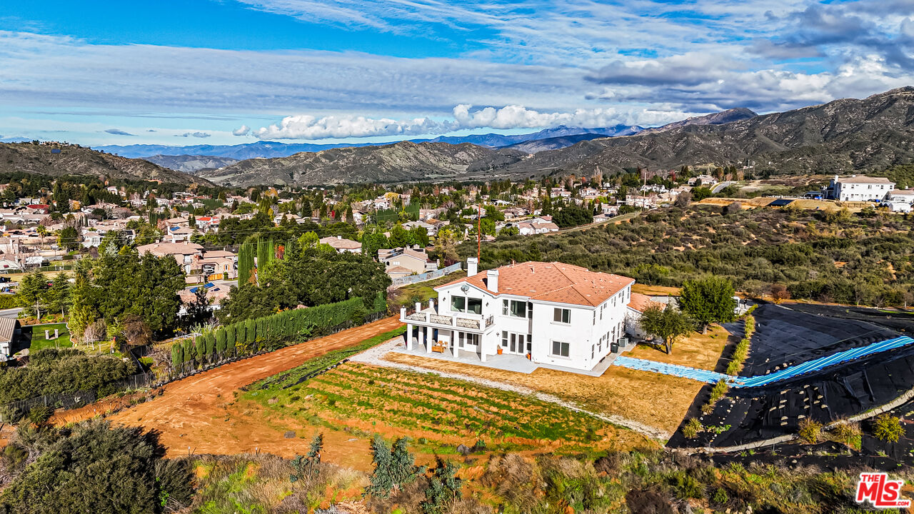 8321 Overview Court Yucaipa, CA 92399 - Photo 74 of 75 a view of a city with an ocean