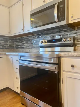$599,900 | 10477 South Sprinkle Road, Vicksburg, MI 49097