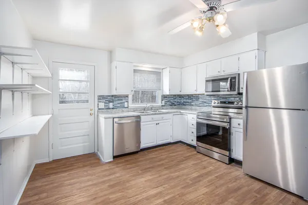 $599,900 | 10477 South Sprinkle Road, Vicksburg, MI 49097
