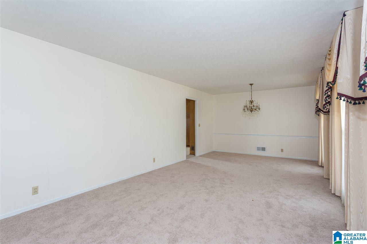 901 Magnolia Avenue Oneonta, AL 35121 - Photo 5 of 31