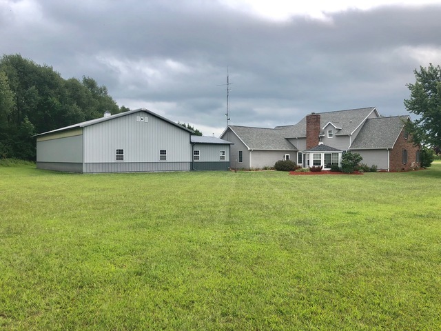 346 Rock Island Road Dixon, IL 61021 - Photo 3 of 36