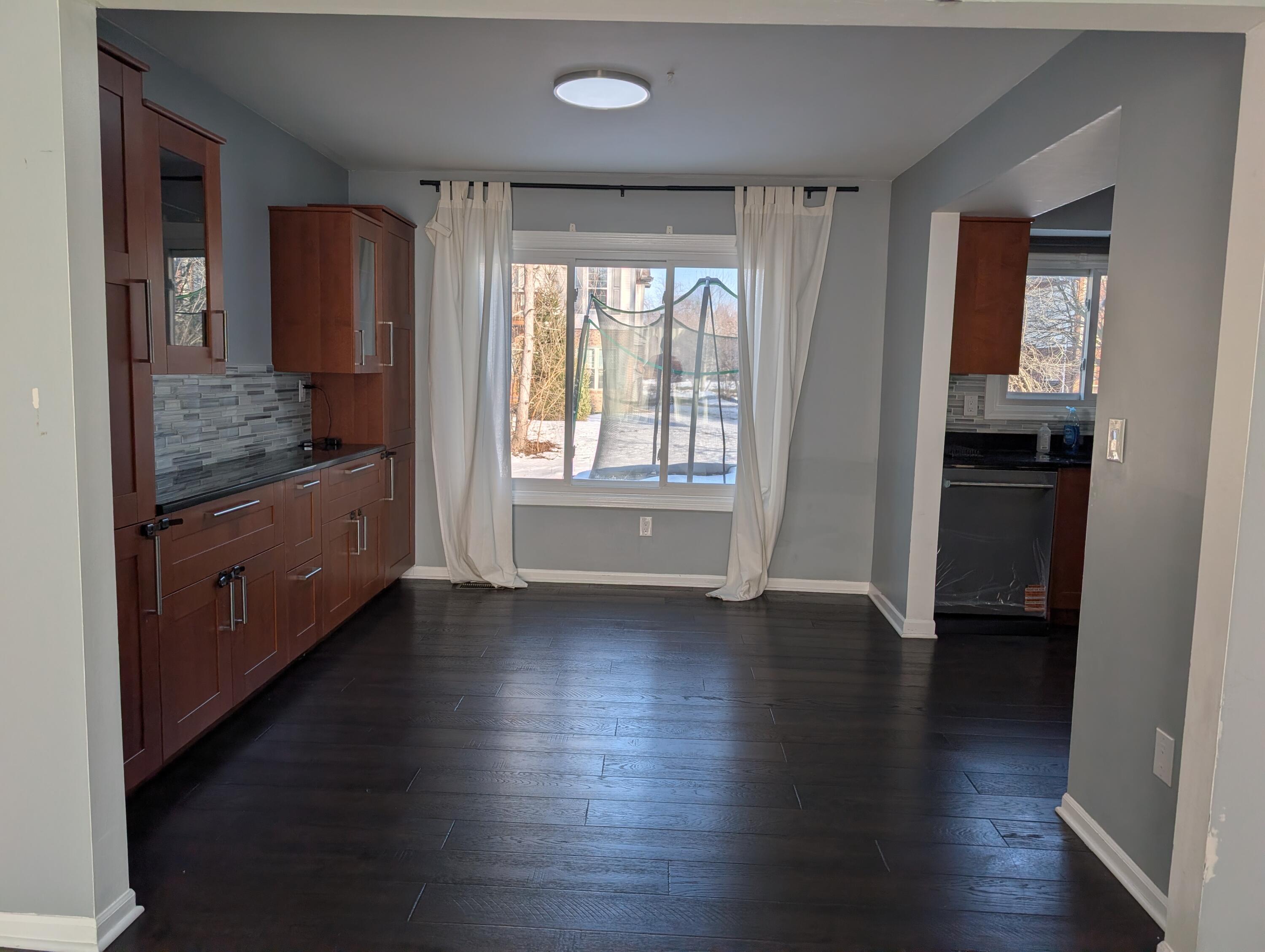 7074 Foxridge Drive Canton, MI 48187 - Photo 10 of 16 Dining