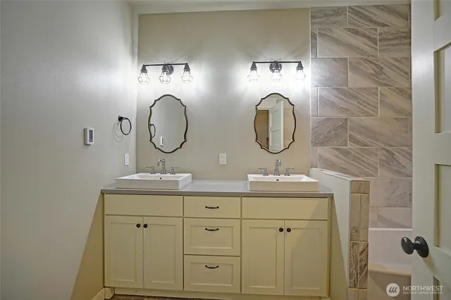 $1,070,000 | 870 Cedar Lane, Camano Island, WA 98282