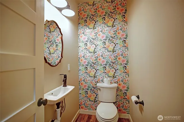 $1,070,000 | 870 Cedar Lane, Camano Island, WA 98282