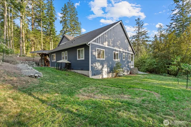 $1,070,000 | 870 Cedar Lane, Camano Island, WA 98282