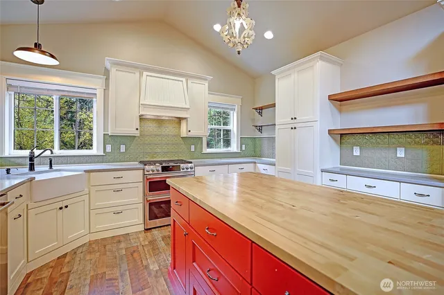 $1,070,000 | 870 Cedar Lane, Camano Island, WA 98282