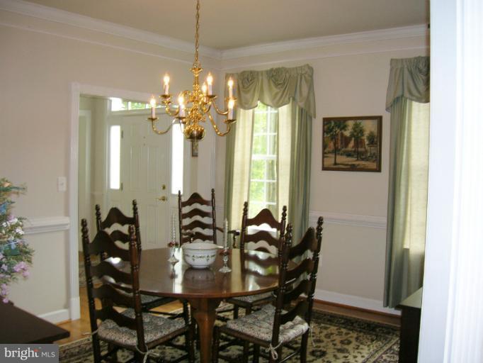 7850 Pembridge Road Manassas, VA 20112 - Photo 1 of 24 Dining Room
