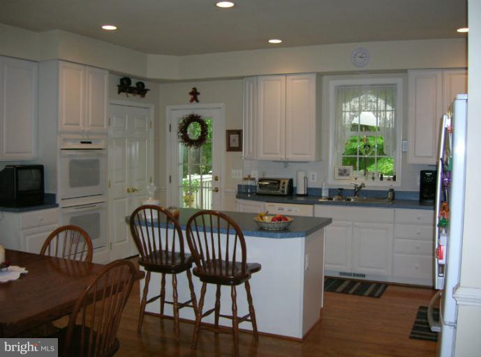 7850 Pembridge Road Manassas, VA 20112 - Photo 2 of 24 Kitchen