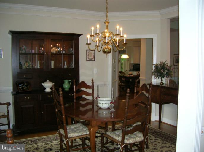 7850 Pembridge Road Manassas, VA 20112 - Photo 11 of 24 Dining Room