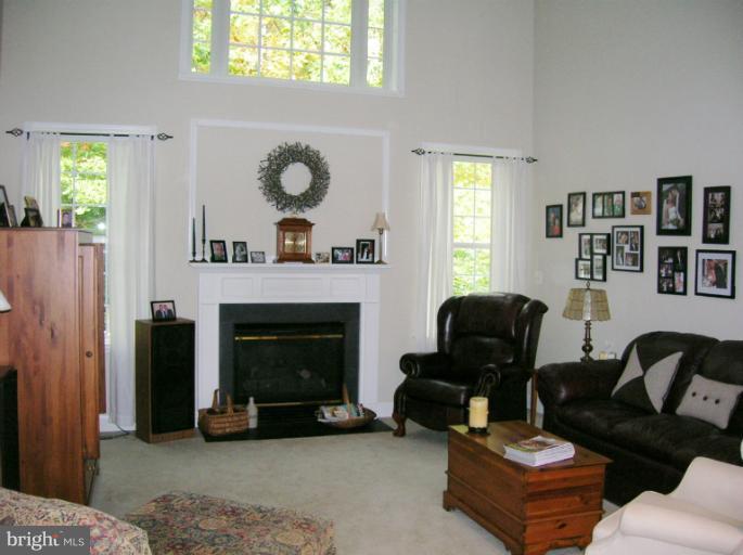 7850 Pembridge Road Manassas, VA 20112 - Photo 3 of 24 Family Room