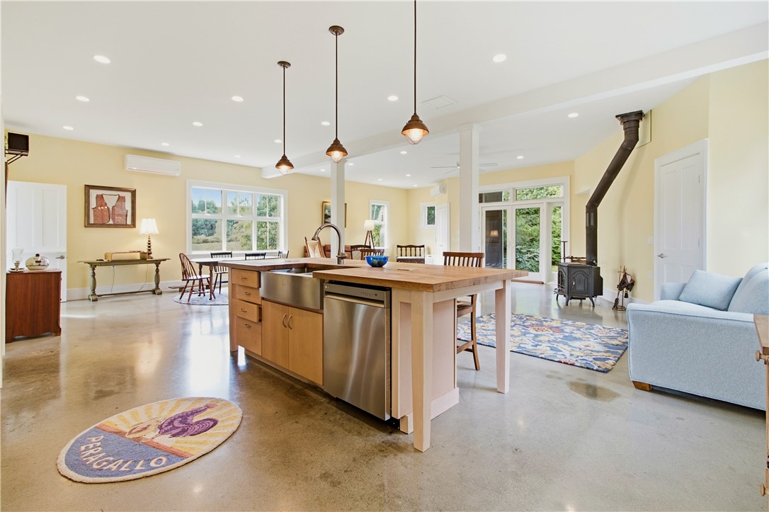 184 Glen Road Portsmouth, RI 02871 - Photo 21 of 37 Gallery Image 21