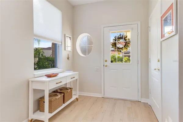 a view of an entryway with workspace