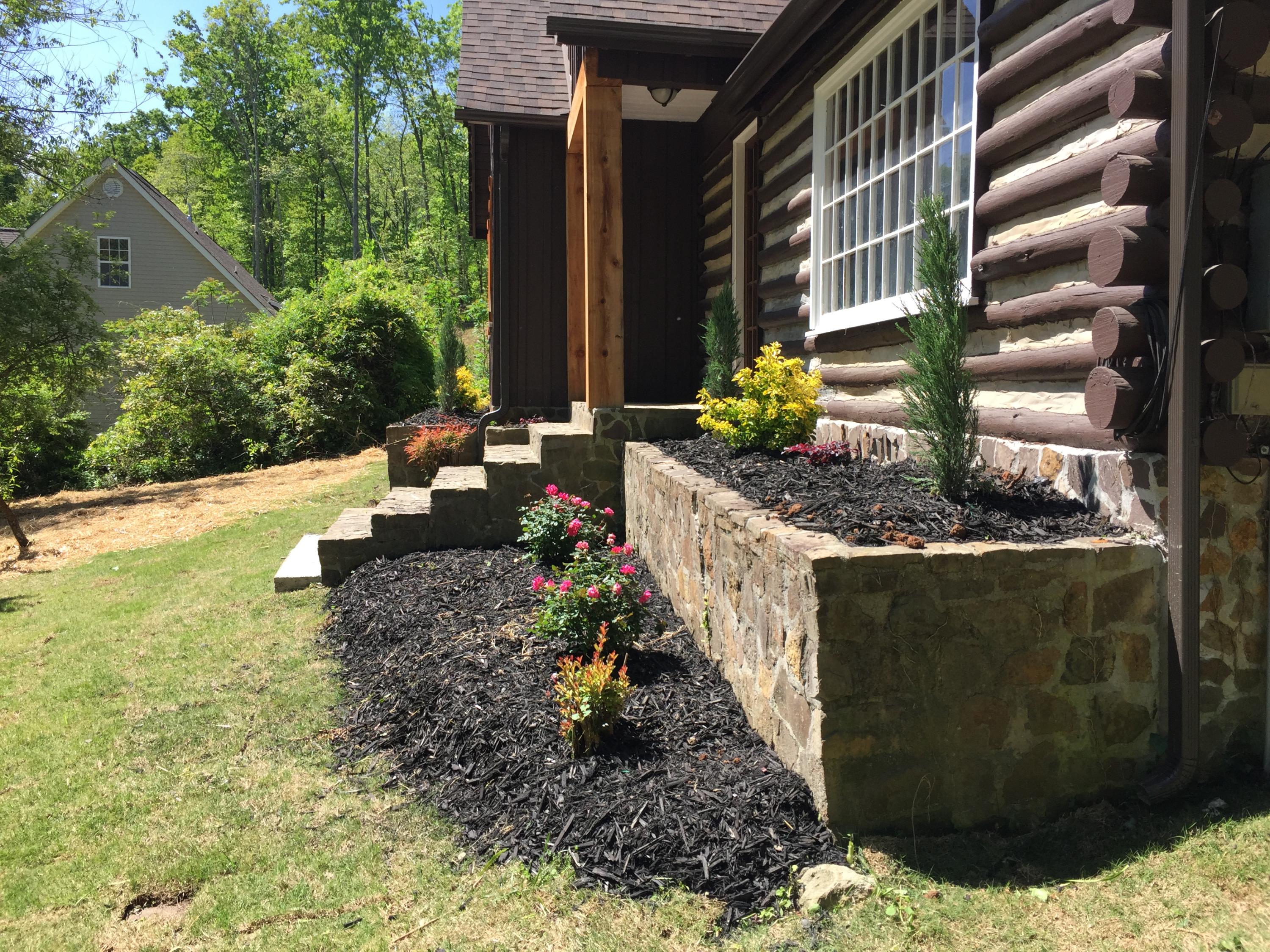 3025 Banks Road Chattanooga, TN 37421 - Photo 2 of 9 cabin flower bed