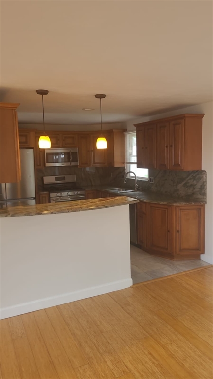 39 Westport Road Worcester, MA 01605 - Photo 8 of 40