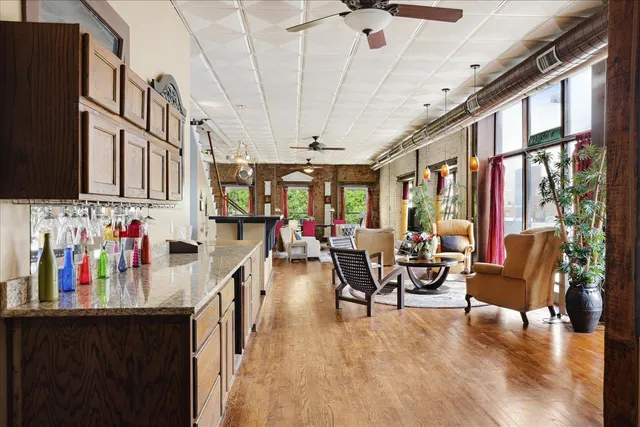 $449,000 | 107 Madison Avenue, Unit 401, Memphis, TN 38103