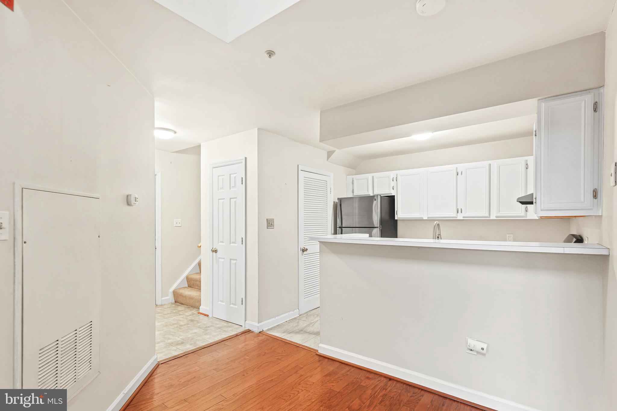 6830 Hayley Ridge Way, Unit B Baltimore, MD 21209 - Photo 4 of 30 Gallery Image 4