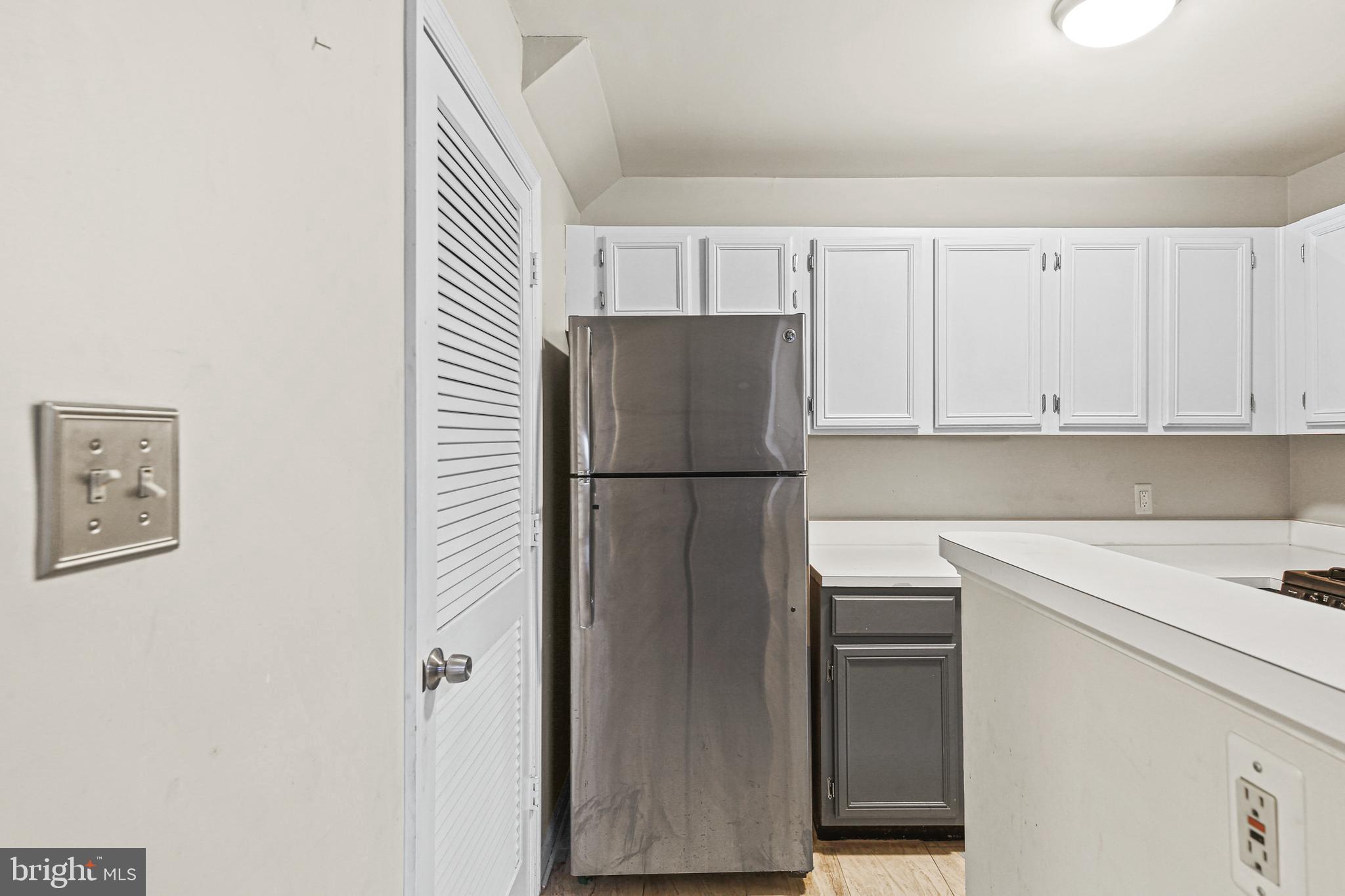 6830 Hayley Ridge Way, Unit B Baltimore, MD 21209 - Photo 5 of 30 Gallery Image 5