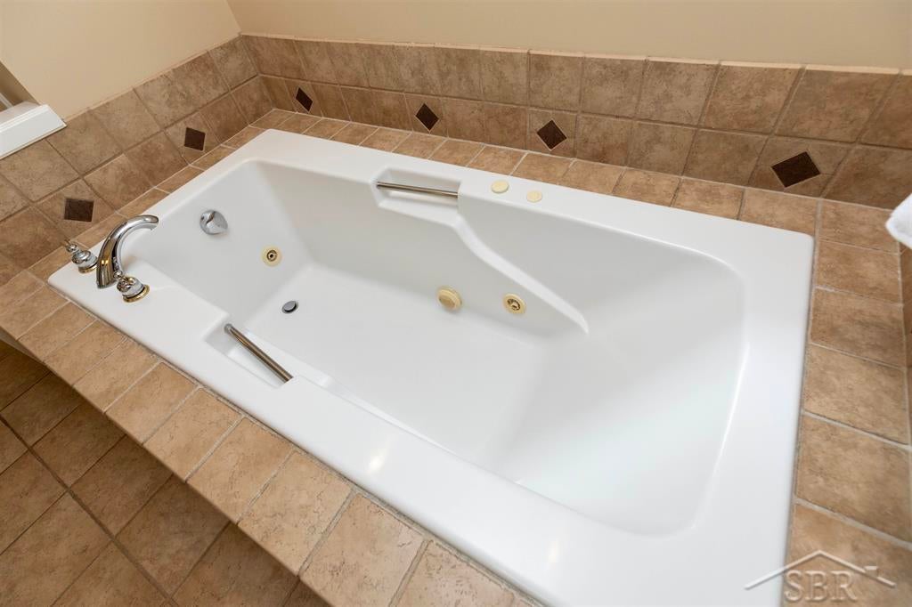 5407 Stone Ridge Drive Midland, MI 48640 - Photo 34 of 59 Gallery Image 34