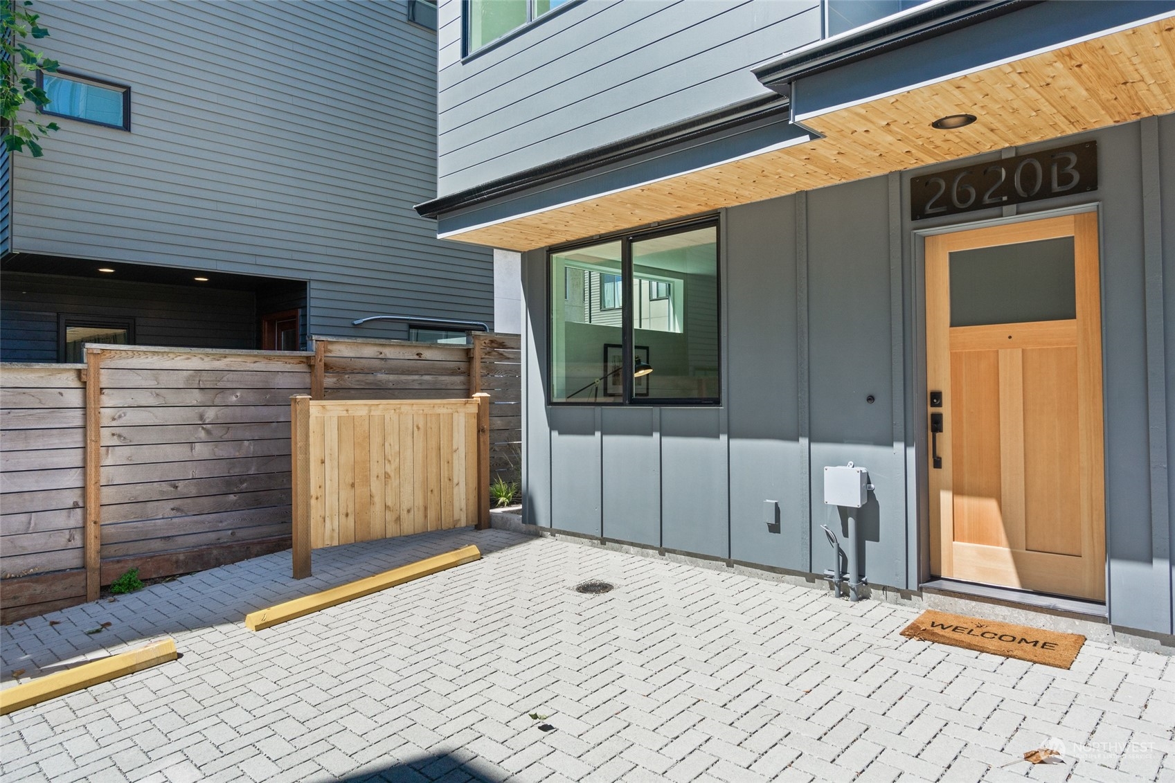 2620 Northwest 62nd Street, Unit B Seattle, WA 98107 - Photo 33 of 34 a view of a backyard of a house