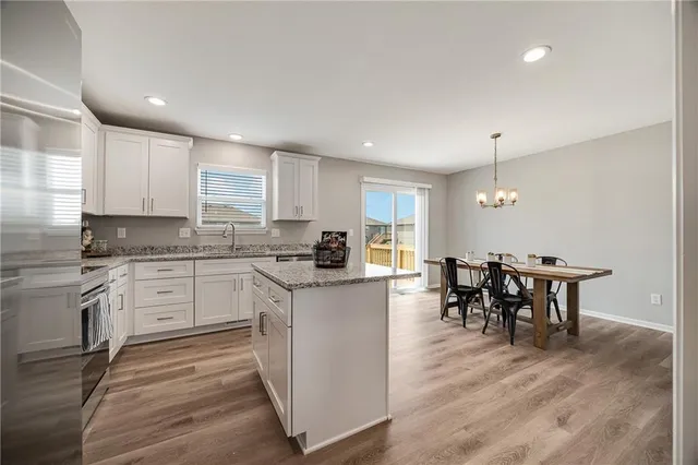 $349,900 | 606 Foxglove Lane, Raymore, MO 64083