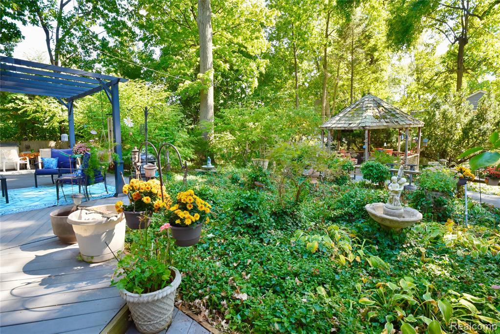 1850 Dorchester Road Birmingham, MI 48009 - Photo 29 of 36