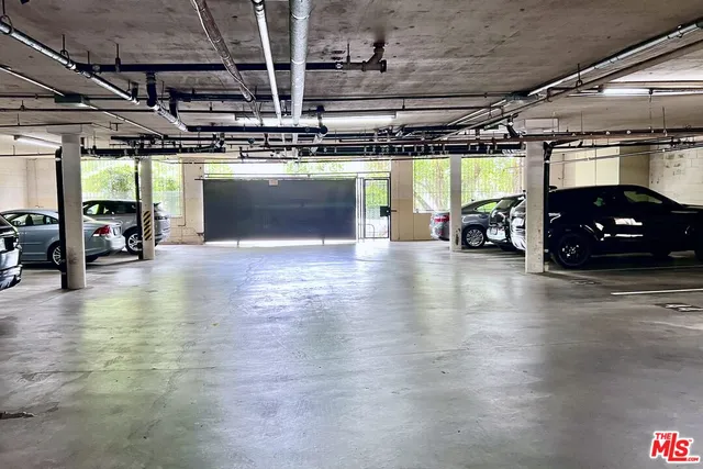 $959,000 | 8960 Cynthia Street, Unit 109, West Hollywood, CA 90069