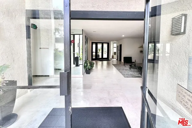 $959,000 | 8960 Cynthia Street, Unit 109, West Hollywood, CA 90069