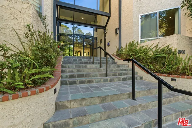 $959,000 | 8960 Cynthia Street, Unit 109, West Hollywood, CA 90069