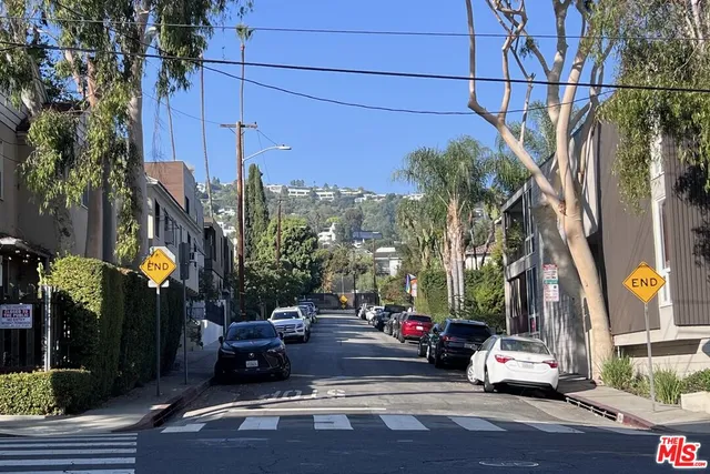 $959,000 | 8960 Cynthia Street, Unit 109, West Hollywood, CA 90069