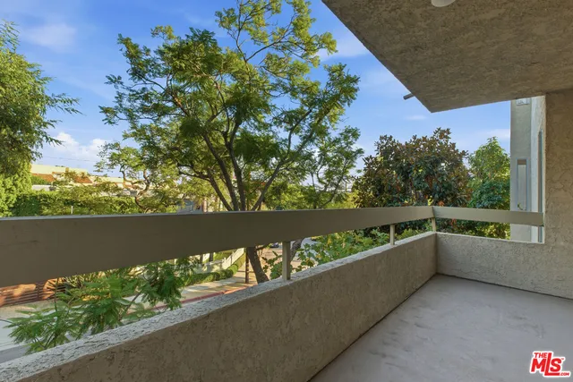 $959,000 | 8960 Cynthia Street, Unit 109, West Hollywood, CA 90069