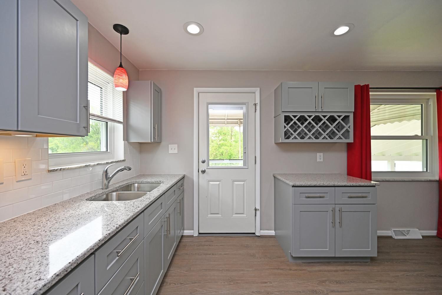 3345 Alexis Road Cincinnati, OH 45239 - Photo 12 of 31