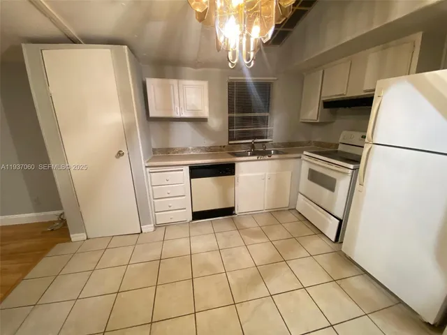 $1,900 | 10457 South 228th Lane, Unit A, Boca Raton, FL 33428