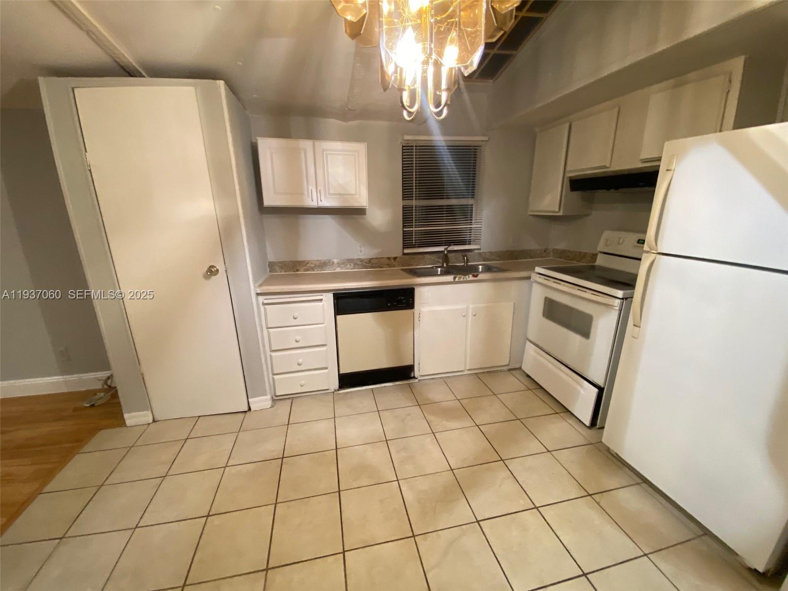 10457 South 228th Lane, Unit A Boca Raton, FL 33428 - Photo 7 of 36