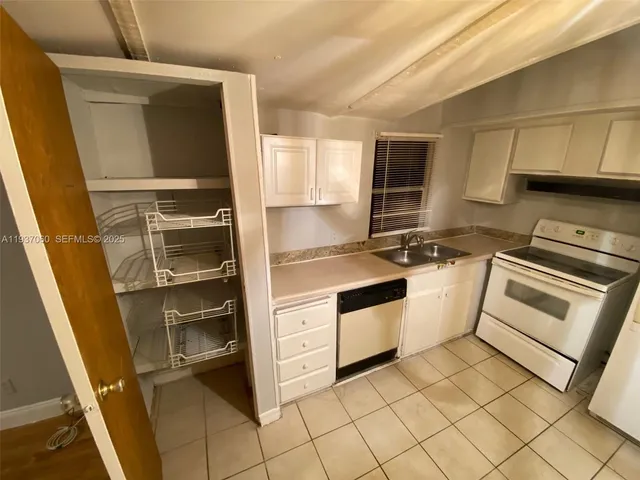 $1,900 | 10457 South 228th Lane, Unit A, Boca Raton, FL 33428